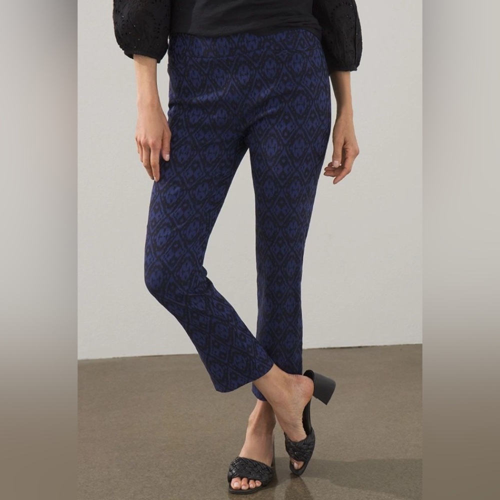 NWT Chico's Brigitte So Slimming Ikat Crops‎ Size 0.5 (Standard 6)